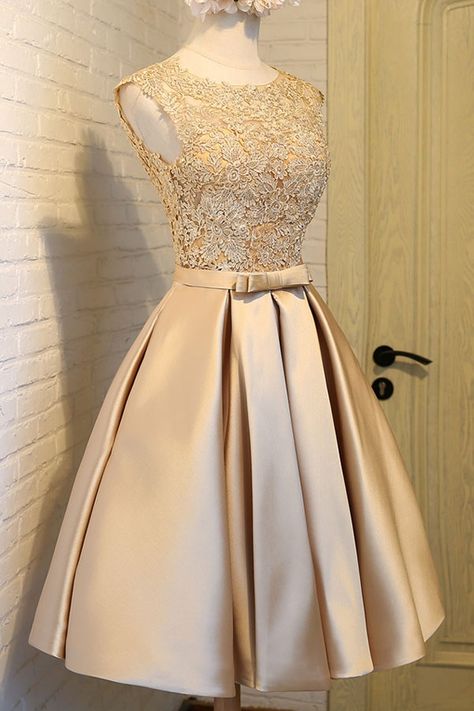 Champagne Dama Dresses, Damas Dresses For Quince, Dama Dresses Quinceanera, Quinceanera Stuff, Damas Dresses, Quinceañera Ideas, Masquerade Theme, Dama Dresses, Dresses Quinceanera