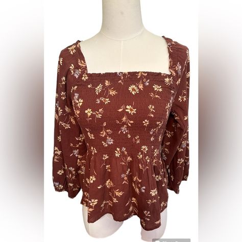 Madewell Boho Brown Top With Floral Design Smocked Elastic Bodice Square Neck Size 2 Nwt 14 Inches Pit To Pit 23 Inches Long Corduroy Top, Long Tee Shirts, Madewell Shirts, Crewneck Sweatshirt Women, Retro Sweatshirts, Flannel Tops, Madewell Sweater, Brown Top, Sweater Tank Top