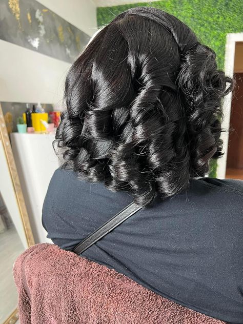 Flat Iron Curls Short Hair, Healthy Black Hair, Finger Waves Short Hair, Pressed Natural Hair, Silk Press Natural Hair, Short Hair Black, How To Curl Short Hair, Crochet Braids Hairstyles, Flat Iron Hair Styles