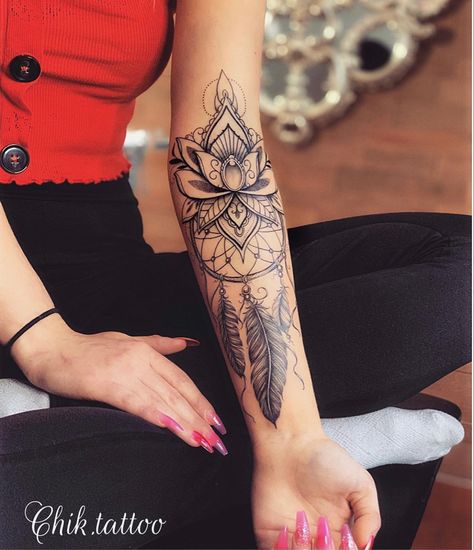 Women Calves Tattoo, Small Foot Tattoo, Tattoo Bein Frau, Foot Tattoo Ideas, Foot Tattoo Designs, Calf Tattoos For Women, Back Of Leg Tattoos, Mandela Tattoo, Cute Foot Tattoos