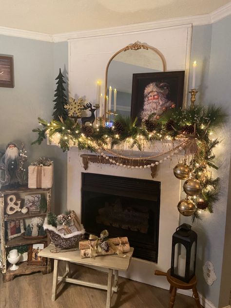 Woodlands Christmas Decor, Winter Woodland Christmas Decor, Mantle Decorating, Woodland Christmas Decor, Diy Woodland, Dream Christmas, Christmas Festivities, Christmas Mantle Decor, Christmas Decor Inspiration