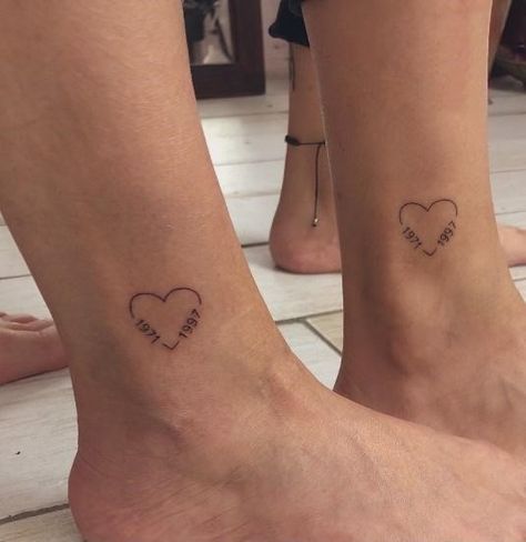 Small Tattoo Ideas Matching Mom, Tattoos For Daughter And Mom, Mum N Daughter Tattoo, Tattoo About Mother, Mama Daughter Tattoos, Tattoo Ideas For Mum And Daughter, Cute Mother And Daughter Tattoos, Tattoo Ideas With Mom And Daughter, Tatoos Mother And Daughter