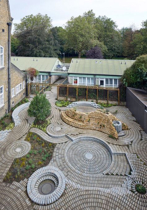 Swirling brick circles form back garden for South London Gallery York Stone, London Gallery, Floor Pattern, Garden Paving, Reclaimed Brick, Victorian Buildings, Urban Park, Urban Furniture, Mexican Artists