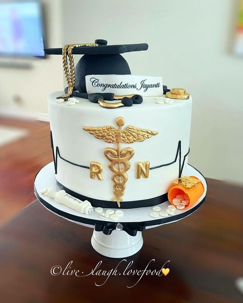 Priya - जानम 💛 🐘 ॐ ✟ on Instagram: “I am so behind in posting so many of these beautiful milestone cakes. This was for a beautiful RN that graduated a few months back. I…” Nurse Cake Ideas, Nurse Grad Cake, Nurse Cakes, Doctor Graduation Cake, Nursing Graduation Cakes, Nurse Cupcakes, Nurse Graduation Party Decorations, Graduation Cake Designs, Medical Graduation