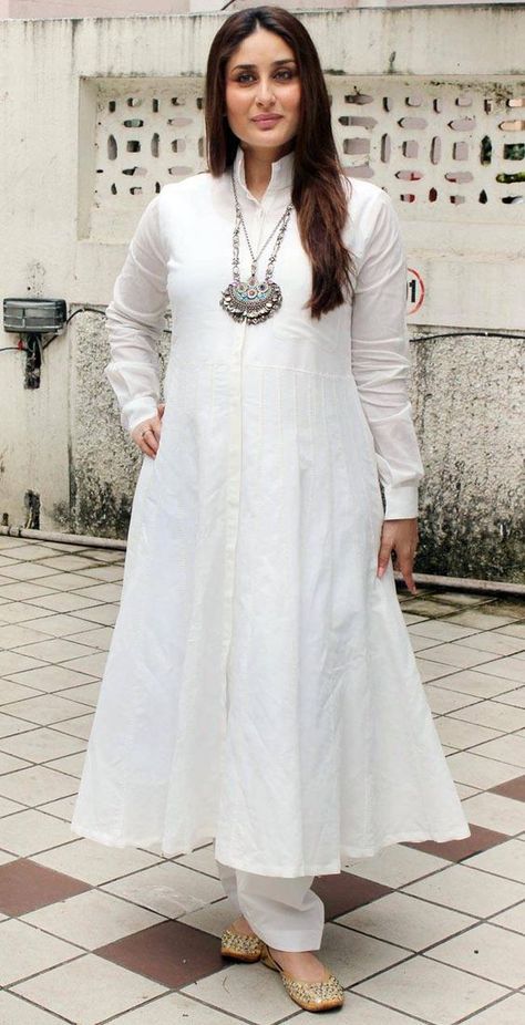 Kareena kapoor in white salwar kameez Neon Saree, Yellow Sari, Ikkat Blouse, Silk Kurti, Kota Sarees, Kurti Set, Salwar Kamiz, Cotton Kurti Designs, Yellow Saree