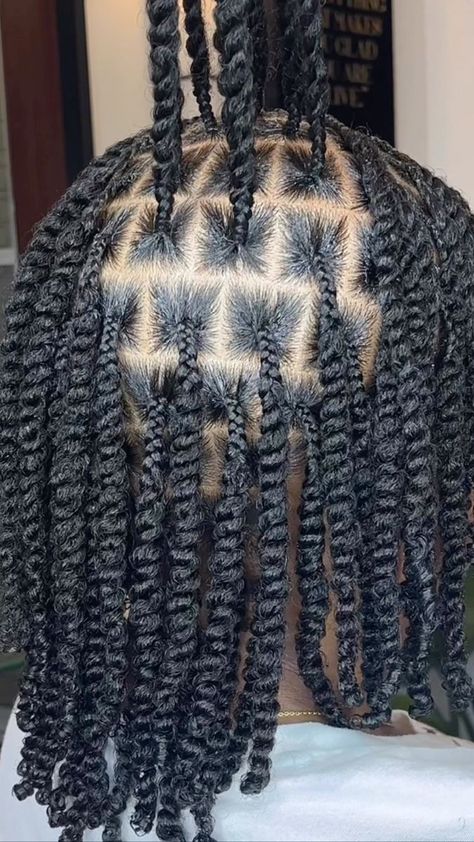 Licensed African Stylist 🇱🇷🌍 on Reels Short Kinking Braids Hair Styles, African Twist Hairstyles, Natural Hair Twists Protective, Long Hair Bridal Styles, Natural Twist Hairstyles, Natural Hair Twist Styles, Twist On Natural Hair, Fake Hair Braids, Twists On Natural Hair