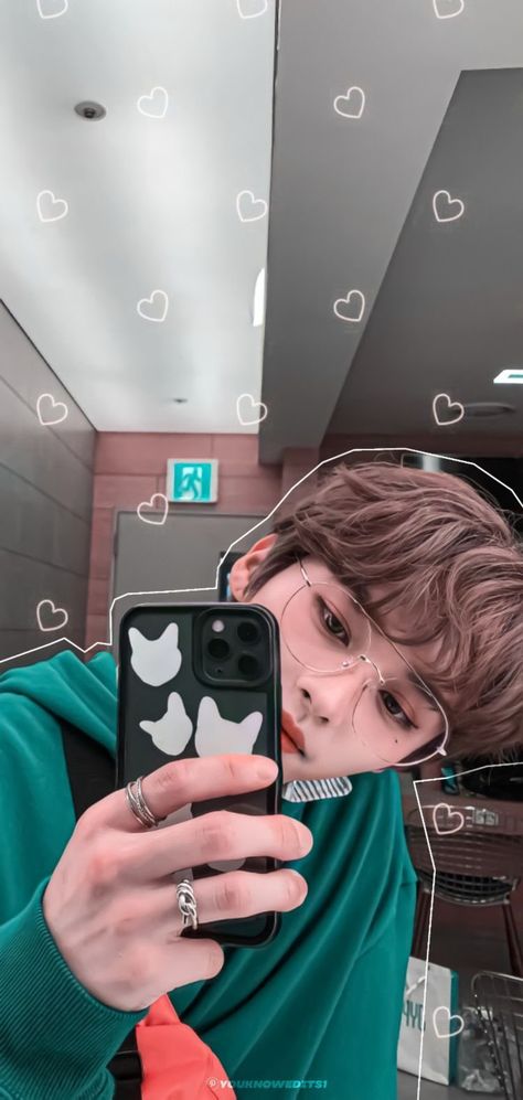 kat ⤮ • step out 2023 💥 • skz atl d2 🤍 • fan on Twitter: "binnie but make it boyfriend 💗 https://t.co/SQSDTFZNC1" / Twitter Leeknow Cute Wallpaper, Lee Know Lockscreen Aesthetic, Skz Lee Know Wallpaper, Lee Know Cute Wallpaper, Lee Know Aesthetic Wallpaper, Lee Minho Wallpaper, Lee Know Wallpaper Aesthetic, Lee Know Wallpaper Lockscreen, Lee Know Lockscreen