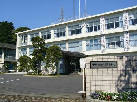 🏢 Japan School Building, Elementary School Exterior, Japan Architecture Traditional, Japan High School, Japanese Elementary School, Horyuji Temple, Japan School, Architecture Traditional, Bloxburg Building