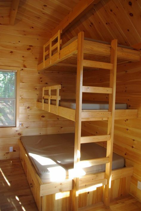 Cabin Bunkhouse Ideas, Bunk Beds Tiny House, Summer Camp Cabin Interior, Cottage Bunkie Ideas, Summer Camp Room, Camping Bed Ideas, Bunk House Cabin, Summer Camp Cabin, Bunkhouse Ideas