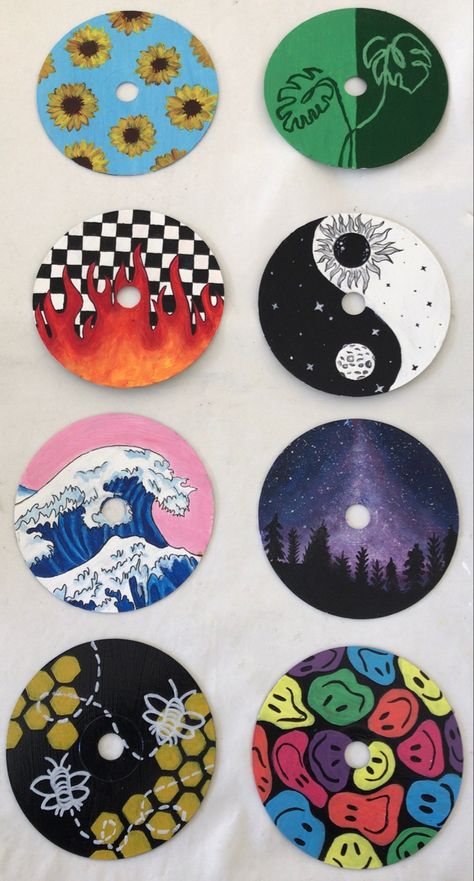 Disc Art Ideas, Dvd Art Aesthetic, Dvd Craft Ideas, Roomdecoration Aesthetic Diy, Drawing On Disk, Record Design Ideas, Vinyl Painting Ideas Aesthetic, Paint Cd Ideas, Things To Paint On Records