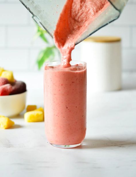 11 Copycat Smoothie King Recipes - Sip Sip Smoothie Smoothie King Recipes, Homemade Smoothies, Smoothie King, Smoothie Drink Recipes, Healthy Juices, Smoothie Drinks, Apple Juice, Copycat Recipes, Drink Recipes