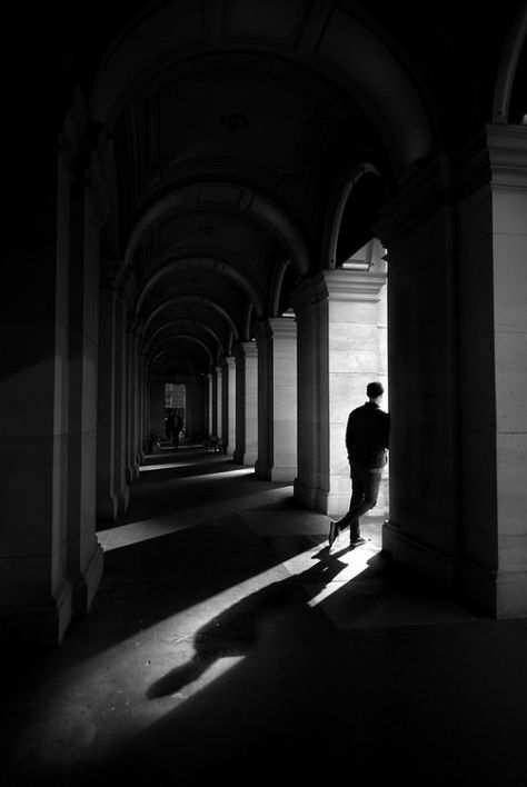 Night Photography Black And White, Shadow Street Photography, Street Photography Portrait Men, Moody Street Photography, Dark Street Photography, Alan Schaller Photography, Shadow Photography Men, Street Photography Black And White, Cinematic Fashion Photography