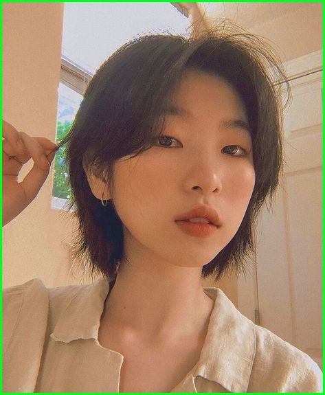 @grimilgy on instagram !! Short Hair With Soft Layers, Korean Tomboy, Short Hair Korean, Shag Short, Japanese Haircut, Japanese Short Hair, Korean Mullet, Hair Korean, Tomboy Hairstyles