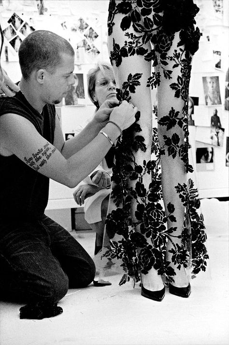 McQueen Backstage, in Front of the Lens - NYTimes.com Alexander Mcqueen Quotes, Alexander Mcqueen Couture, Ashi Studio, Alexander Mcqueen Fashion, Paris Couture, Sarah Burton, Mcqueen Fashion, Alexander Mcqueen Men, London Design