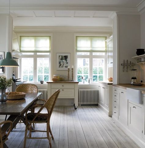 Pointing Farrow And Ball, Farrow And Ball Kitchen, White Kitchen Paint, Rustic Style Decor, Scandinavian Design Living Room, Farrow And Ball, Living Room Scandinavian, Diy Farmhouse Decor, Kitchen Paint