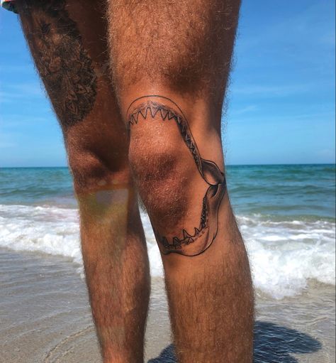 Shark Tattoo Knee Cap, Shark On Knee Tattoo, Shark Knee Tattoo Men, Ocean Knee Tattoo, Knee Shark Tattoo, Unique Ocean Tattoos, Ocean Tattoos For Men, Shark Mouth Tattoo Knee, Knee Tattoo Men Design