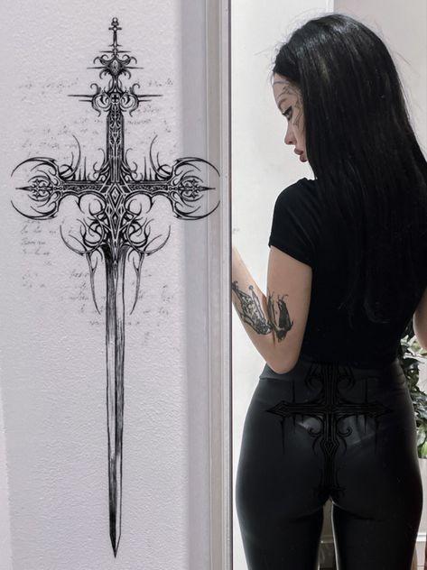 Blackwork Spine Tattoo, Gothic Lower Back Tattoo, Goth Back Tattoo Women, Small Gothic Tattoos For Women, Gothic Spine Tattoo, Goth Spine Tattoo, Goth Back Tattoo, Dark Witch Tattoo, Gothic Back Tattoo