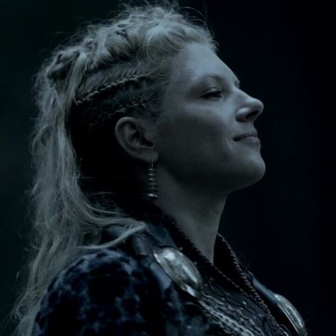 Largatha Viking, Lagatha Vikings, Lagertha Aesthetic, Viking Aesthetic Woman, Viking Tv Show, Vikings Aesthetic, Katheryn Winnick Vikings, Lagertha Lothbrok, Lagertha Vikings