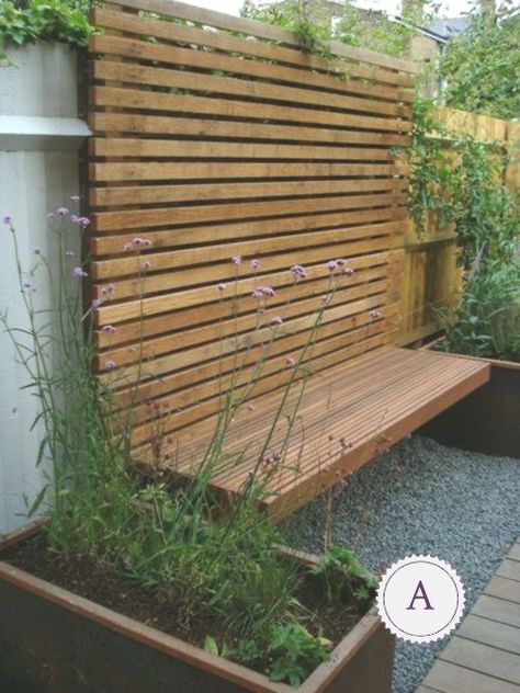 Outdoor Seating Ideas, Privacy Screen Ideas, Wooden Fencing, Fence Landscaping Border Backyard Ideas, Fence Privacy Screen, Fence Privacy, Outdoor Pallet, Gazebo Ideas, Pavers Backyard