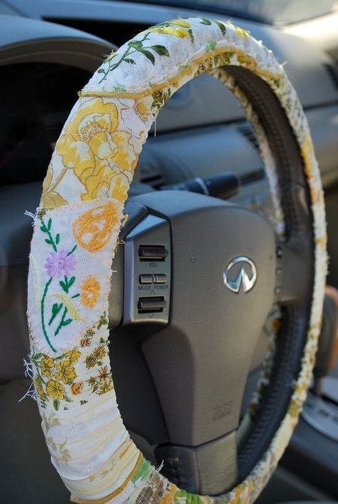 Steering Wheel Cover Boho, Boho Car Accessories, Car Interior Diy, Hippie Car, Car Accessories Diy, Car Deco, Vw Vintage, Car Accessories For Girls, Girly Car