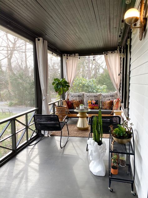 Screen Porch Color Ideas, Rectangle Porch Layout, Modern Screened In Front Porch, Screened In Side Porch Ideas, Back Porch Ideas With Grill, Eclectic Front Porch Ideas, Eclectic Porch Ideas, Eclectic Screened In Porch, Bohemian Front Porch Ideas