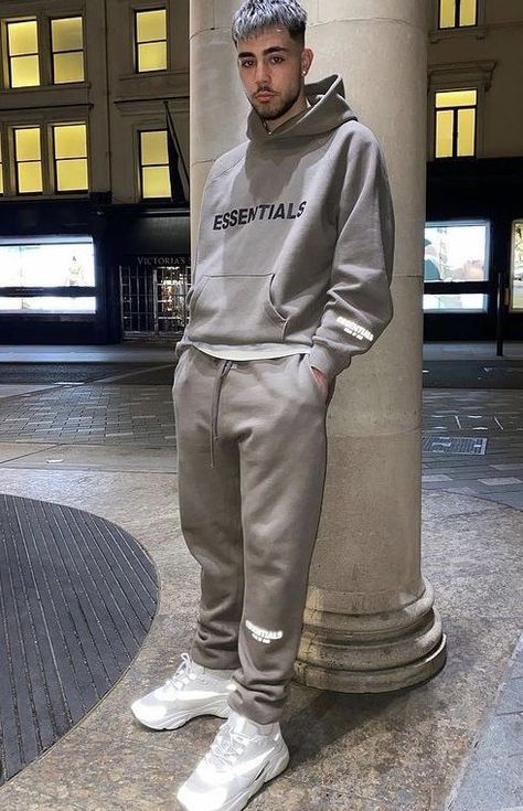 Sweats Outfit Men, Tracksuit Outfit Mens, Sweatpants And Hoodie Outfit, Men Tracksuit Outfit, Boy Aesthetics, Sweat Suits Outfits, Mens Sweat Suits, Mens Tracksuit Set, Hoodie Outfit Men