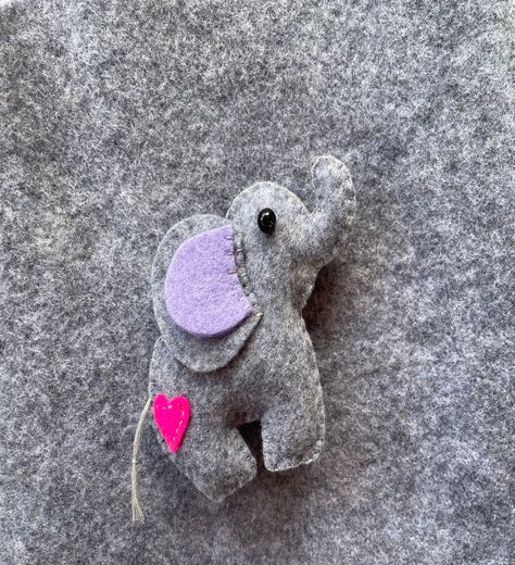 How to Make a Felt Elephant | DIY Craft Tutorial by FabricLA Elephant Diy, Felt Elephant, Pocket Pals, Retreat Ideas, Felt Creations, Felt Craft, Felt Projects, Diy Craft Tutorials, Felt Balls