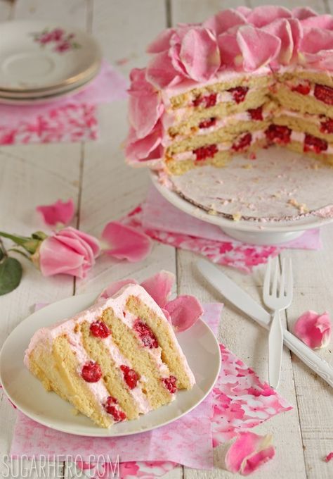 raspberry rose cake- recipe Rose Cake Recipe, Edible Flowers Recipes, Yellow Cake Recipe, Raspberry Rose, Rose Recipes, A Piece Of Cake, Rose Cake, Piece Of Cake, Food Cakes