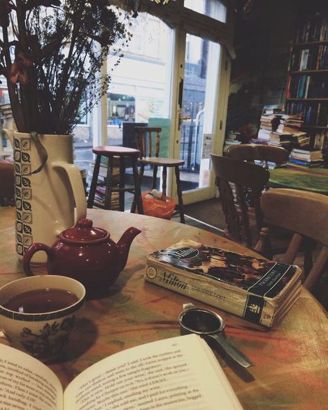 Java Chip, Tea And Books, Book Cafe, Diy Coffee, Coffee And Books, Open Book, Book Nooks, I Love Books, Book Photography