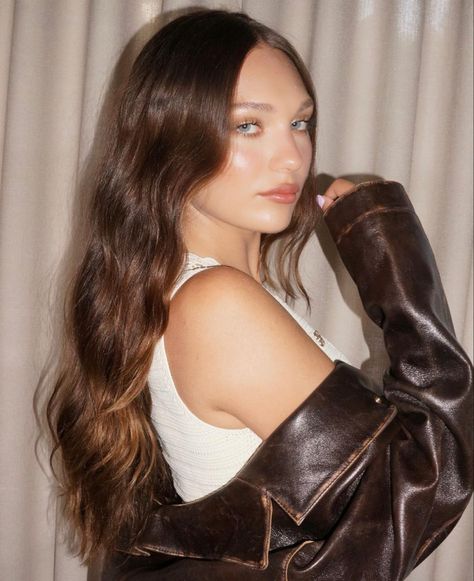 Deja Vu Edit, Maddie Ziegler Photoshoot, Maddie Ziegler Instagram, Dance Moms Cast, Maddie Z, Mackenzie Ziegler, Maddie Ziegler, Deja Vu, Celebrity Look