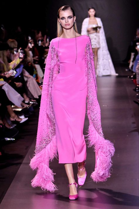 Georges Hobeika “Small Talk” for Spring / Summer 2023 Haute Couture Georges Hobeika 2023, Couture Spring 2023, Georges Hobeika Couture, Hobeika Couture, Couture 2023, Fashion Design Patterns, Georges Hobeika, Radiant Orchid, Evening Dress Fashion