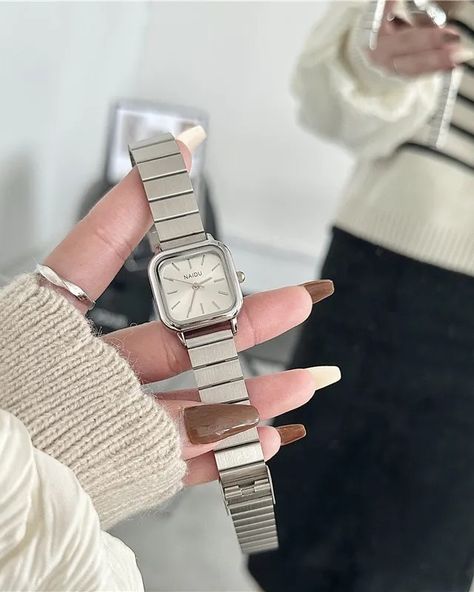 Link in bio. #shopping #watch #aliexpress #sale #viral Retro Minimalist, Watch Necklace, Botswana, Haiti, Quartz Watch, Brunei, Womens Watches, Wrist Watch, Gifts For Women