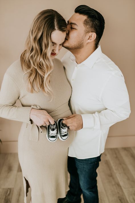 Maternity Indoor Photography, Gender Reveal Pictures, Indoor Maternity Photos, Indoor Maternity Photography, Pregnancy Pics, Maternity Photography Poses Couple, Maternity Photography Poses Pregnancy Pics, Maternity Studio, Northern Utah