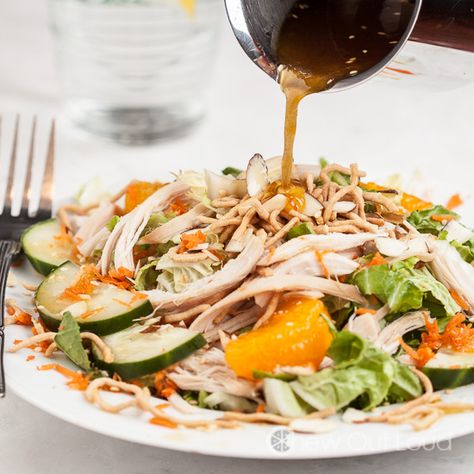 Chinese Chicken Salad - This Asian style dressing is seriously finger-lickin' good!  This is a salad even my kids dig into! Cucumber Cream Cheese Sandwiches, Crispy Chow Mein Noodles, Chinese Chicken Salad Recipe, Mandarin Orange Salad, Cream Cheese Sandwiches, Rotisserie Chicken Salad, Crispy Noodles, Chicken Salad Recipe Easy, Won Ton