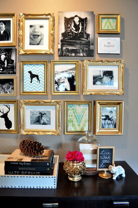 Gold Mirror Living Room, Gold Frame Gallery Wall, Hall Entrada, Decoration Buffet, Frame Wall Collage, Modern Farmhouse Wall Decor, Gold Wall Decor, Rustic Bathroom Decor, Framed Chalkboard