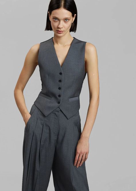 Women's Vests – Frankie Shop Europe Grey Waistcoat Outfit Women, Gray Vest Outfit Women, Women In Suits Tomboys, Gray Vest Outfit, Waistcoat Outfit Women, Suit Vest Women, Vest Outfit Women, Fitted Waistcoat, Ladies Waistcoat