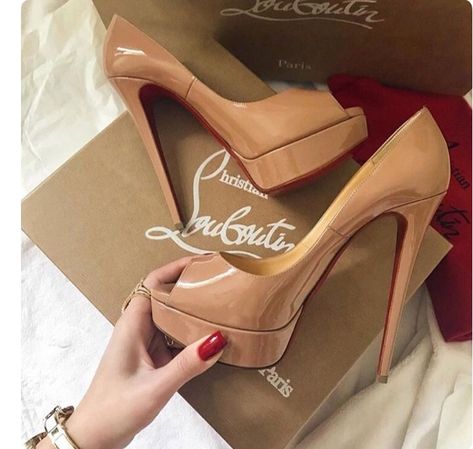 Loboutin #fashion #shoes #stiletto #loboutin #vanessacrestto Lou Boutin, Woman Heels, Cute High Heels, Very High Heels, Pink High Heels, Fun Heels, Fancy Shoes, Fashion Heels, Fashion High Heels