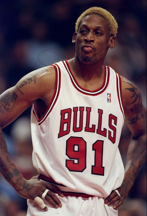 Denis Rodman, Best Nba Players, Phil Jackson, Dennis The Menace, Scottie Pippen, United Center, Basketball Photography, Nba Chicago Bulls, Dennis Rodman