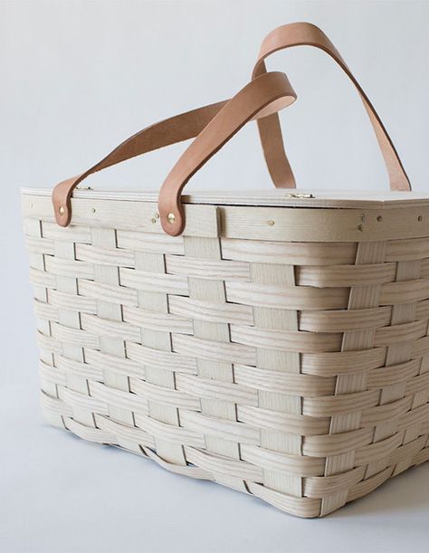 Modern Picnic Basket, Picnic Packaging, Picnic Accessories, Bicycle Basket, Wine Baskets, White Ash, Picnic Time, Basket Design, Birch Bark