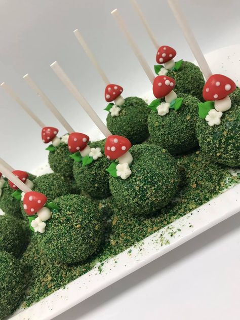 Masquerade Food, Mushroom Cake Pops, Fairy Cake Pops, Cottagecore Cake, Catering Presentation, Giant Birthday Cake, Fairy 1st Birthday, Enchanted Forest Baby Shower, Nature Cake