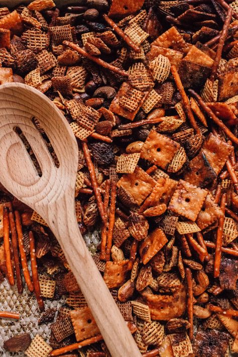 Extra Bold Chex Mix Recipe, Wheat Chex Mix Recipes, Savory Party Mix Recipes, Bold Check Mix Recipes, Chex Mix Recipes Original Ovens, Original Chex Party Mix Recipe, Christmas Chex Mix Recipes Holidays, Snack Mix Recipes Savory, Chex Mix Seasoning