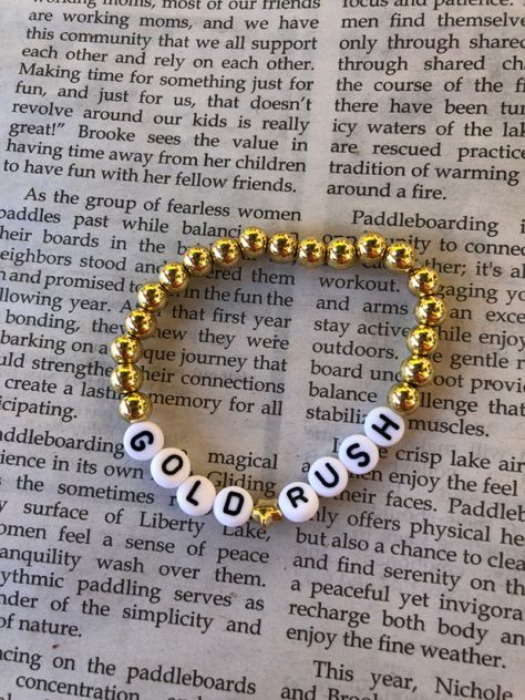 Taylor swift friendship bracelet i made!! #erastour #taylorswift #evermore #friendshipbracelet Willow Friendship Bracelet Taylor Swift, Frenship Bracelet, Eras Bracelet, Concert Bracelets, Taylor Bracelets, Frendship Bracelets, Taylor Bracelet, Taylorswift Evermore, Taylor Swift Friendship Bracelet