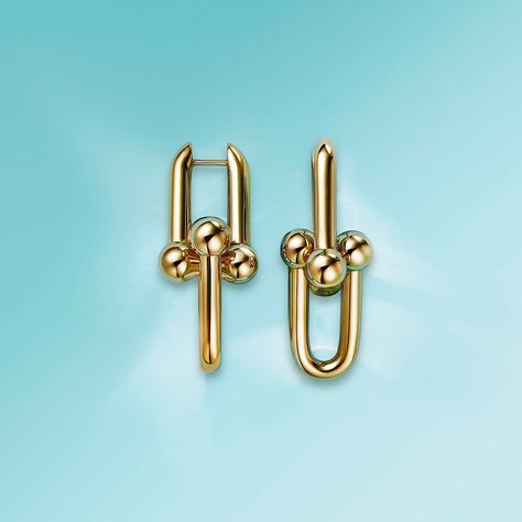 Sites-Tiffany_IT-Site Earrings Tiffany, Tiffany Earrings, Popular Jewelry, Ear Jewelry, Gold Design, Tiffany & Co., Gold Earrings, Gold