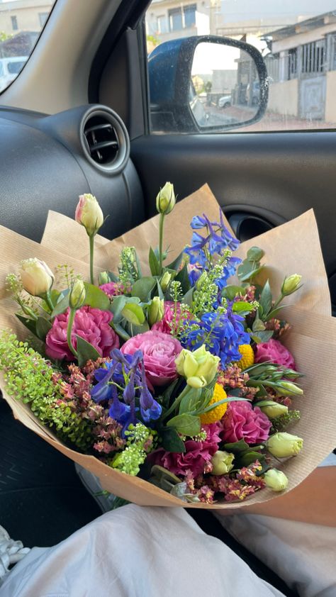 #flowers #aesthetic #boyfriend #beautiful #nature Boyfriend Flower Bouquet, Boyfriend And Flowers, Floristry Aesthetic, Boyfriend Flowers Aesthetic, Getting Flowers From Him, Flowers For Boyfriend, Bouquet Of Flowers From Boyfriend, Flowers From Boyfriend, Punk Flowers