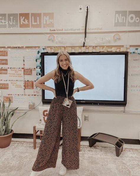 Teacher Spring Outfits 2023, Teacher Outfits For Hot Days, Cute Teacher Outfits Elementary Summer, Math Teacher Outfits High School, Southern Teacher Outfits, Preschool Teacher Outfits Casual Summer, Cute Preschool Teacher Outfits, Spring Teacher Outfits 2023, Warm Weather Teacher Outfits