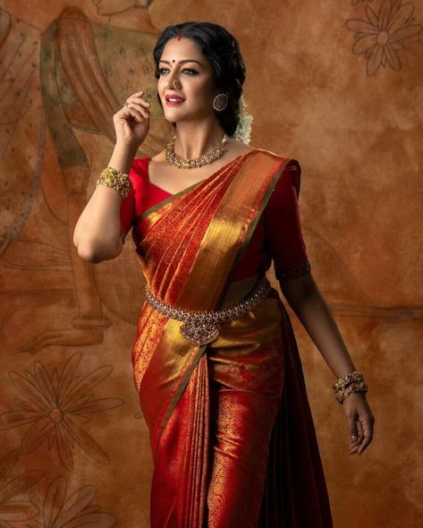 Vimala Raman in red kanchi saree by Anya Boutique 2 Poses In Saree, Vimala Raman, Red Saree Wedding, Kanchi Saree, South Indian Wedding Saree, South Indian Bride Saree, Movie Pictures, Bridal Sarees South Indian, Bride Dress Simple