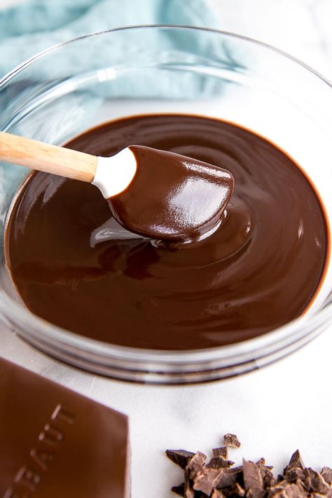 How to make Chocolate Ganache! A simple, two-ingredient recipe for a delicious frosting, filling, drip, or glaze. | livforcake.com Milk Chocolate Ganache Filling, Chocolate Ganache Recipe For Cake Drip, Ganache Using Cocoa Powder, Pourable Chocolate Ganache, Chocolate Ganache Icing, Choc Ganache, Chocolate Ganache Glaze, Farm Recipes, Cake Techniques