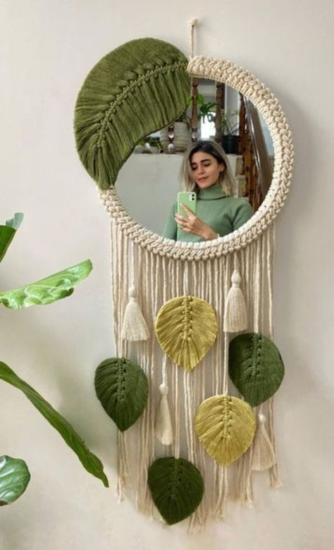 Crochet Mirror Frame, Crochet Mirror, Pola Macrame, Hanging Craft Ideas, Diy Room Decor Videos, Macrame Mirror, Mirror Inspiration, Boho Crafts Diy, Hanging Craft