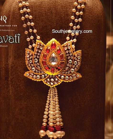 Three line south sea pearls mala with beautiful Lotus pendant studded with kundans by Tanishq Jewellers. Pearls Mala, 22 Carat Gold Jewellery, Gold Pearl Jewelry, Lotus Jewelry, Jewellery Bridal, Lotus Pendant, Gold Jewelry Simple Necklace, Jewellery Wedding, Bridal Pearl Necklace