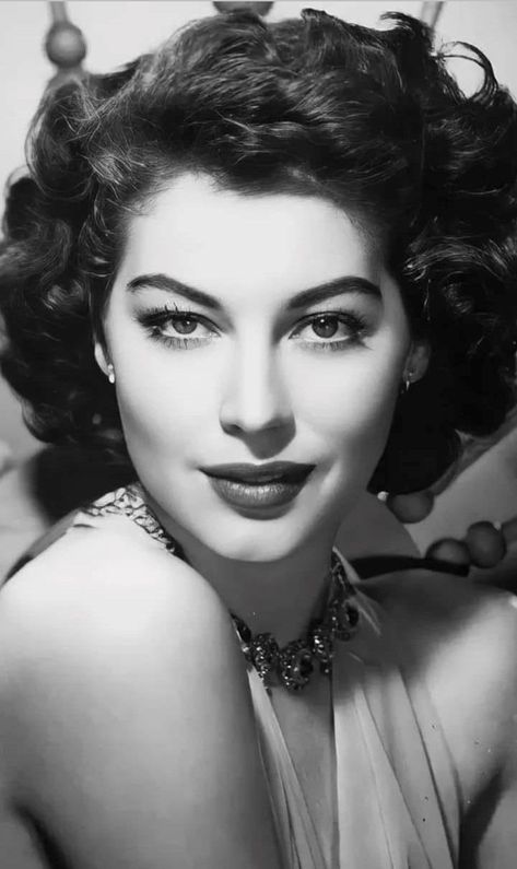 Ava Gardener, Old Hollywood Actresses, Classic Hollywood Glamour, Vintage Hollywood Glamour, Septième Art, Vintage Black Glamour, Ava Gardner, Classic Movie Stars, Old Hollywood Stars